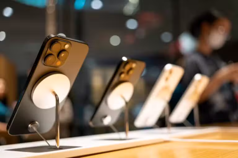 iPhone 16