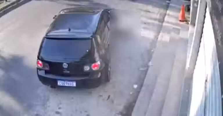 namorada arrastada por 1 km
