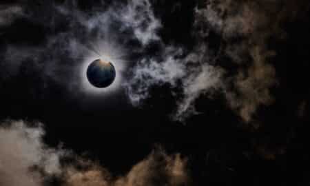Eclipse solar total