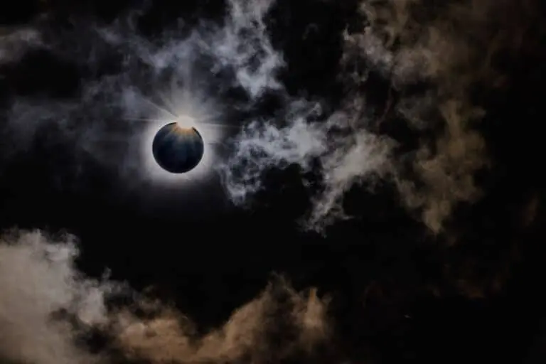 Eclipse solar total