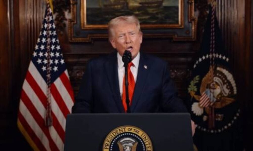 Justiça dos EUA prende brasileira em caso de sequestro parental envolvendo família de ex-porta-voz de Trump