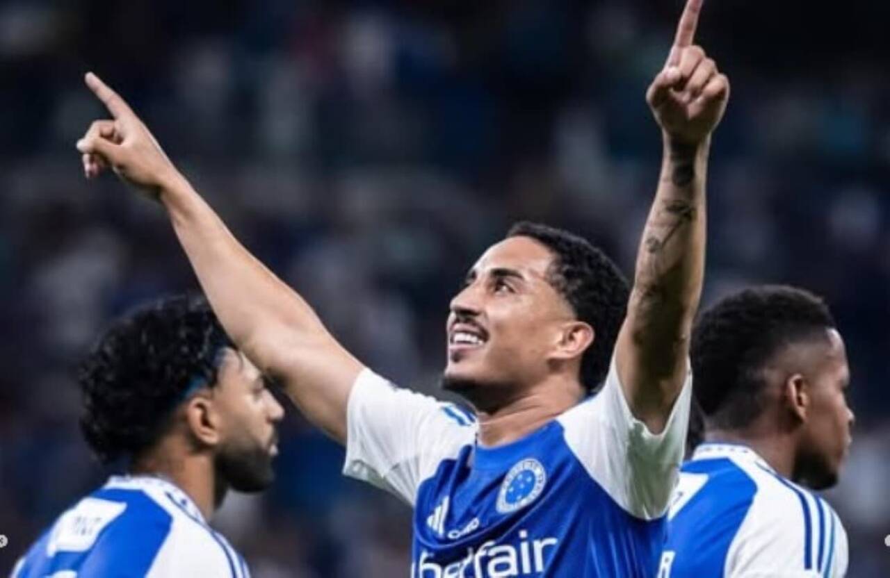 Cruzeiro abre placar com gol de Christian aos 14 minutos e pressiona Botafogo até os 38 do primeiro tempo no Mineirão