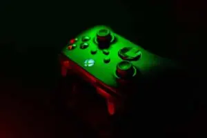 문서에는 새로운 클라우드 중심 Xbox 컨트롤러와 전례 없는 Elite Series 3 모델이 공개되어 있습니다.