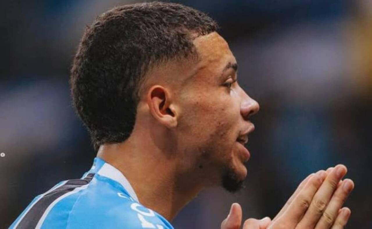 Grêmio analisa oferta de 12 milhões de euros do Aston Villa por joia Alysson de 19 anos