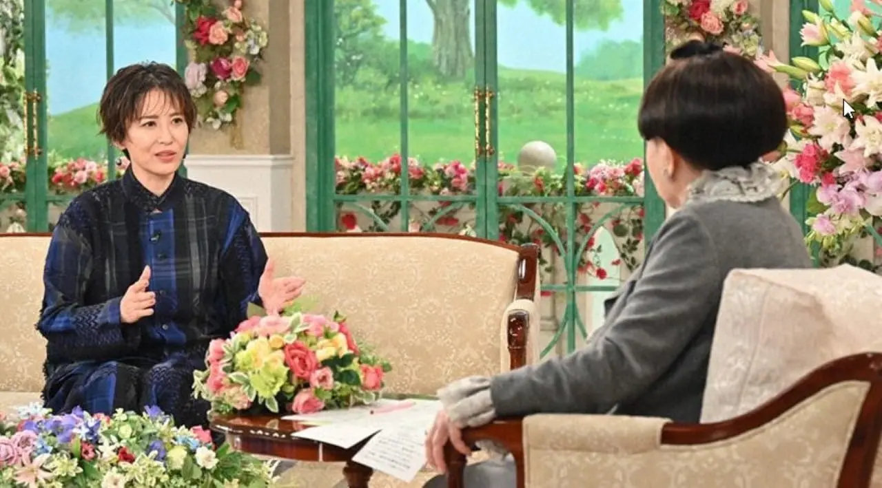 Atriz Suzuki Sawa no programa 'Tetsuko´s Room'