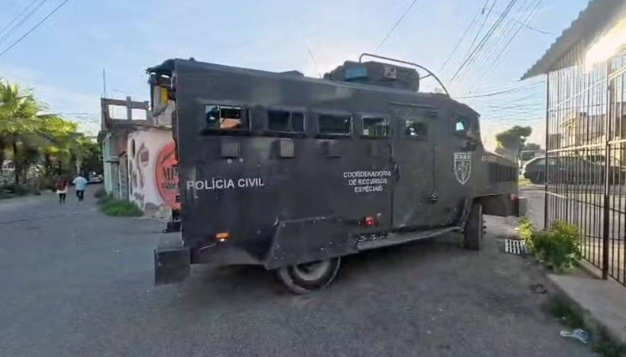 Blindado da Polícia Civil em Anchieta