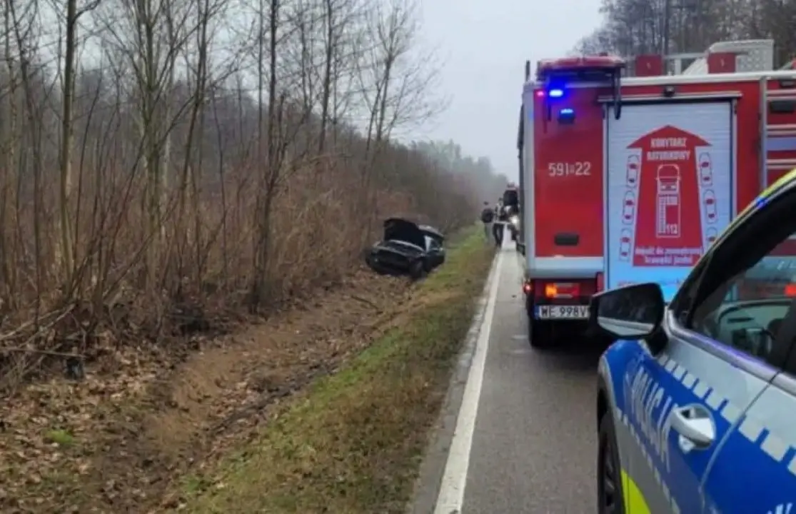 Carro cai em vala em Karwacz -