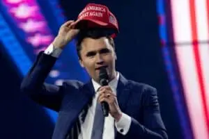 Especialista em direito Jed Rubenfeld esclarece implicações jurídicas do homicídio de Charlie Kirk