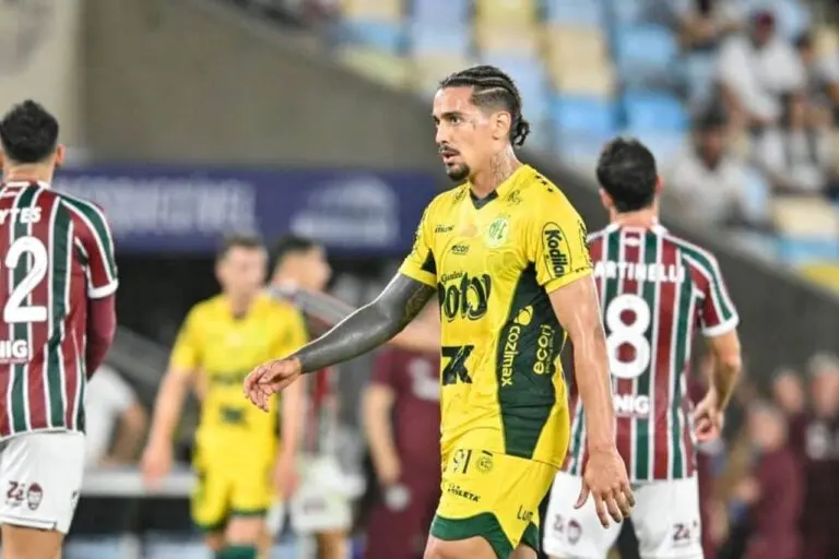 Chico da Costa entra na mira do Santos para 2026 enquanto negociação com Gabigol segue complicada