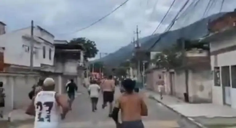 Confusão entre torcedores de Vasco e Fluminense na Baixada