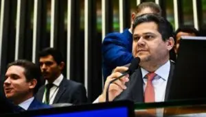 PEC da Segurança e escala 6×1 avançam no Senado após reaproximação de Alcolumbre e Lula