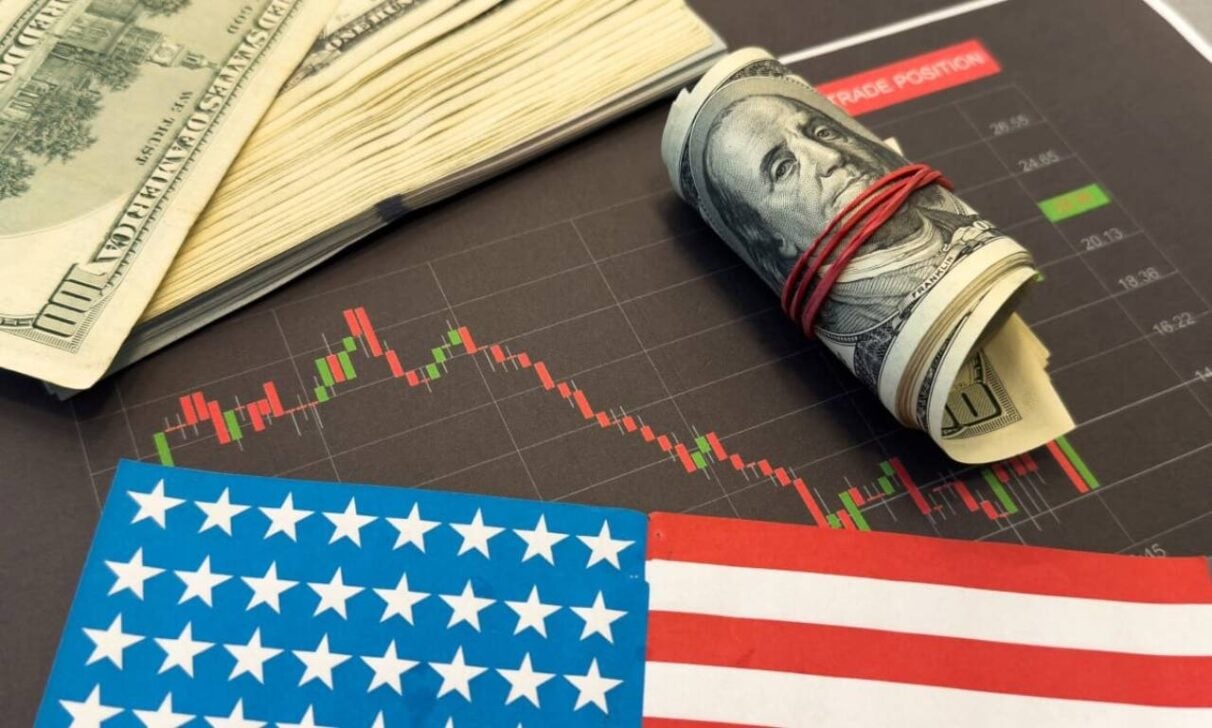D&oacute;lar, bandeira EUA, gr&aacute;fico financeiro