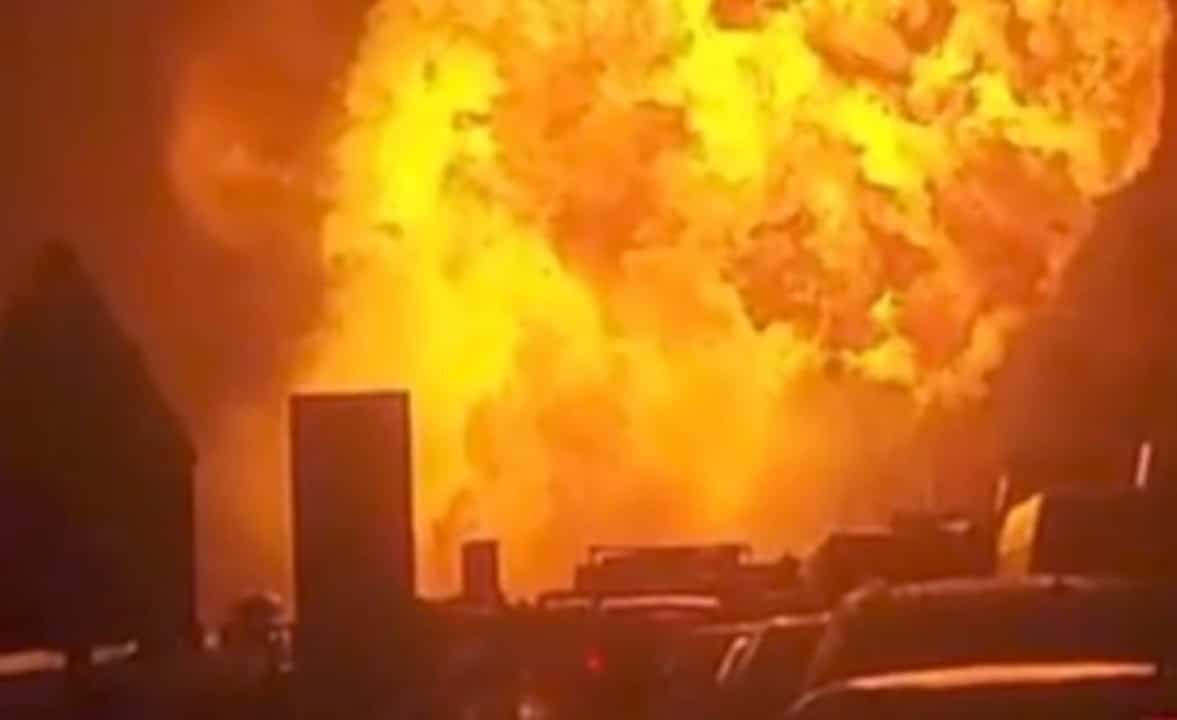 Explosão de caminhão-tanque