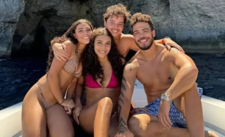 Ronaldo Fenômeno compartilha videochamada com quatro filhos e semelhança familiar chama atenção dos fãs