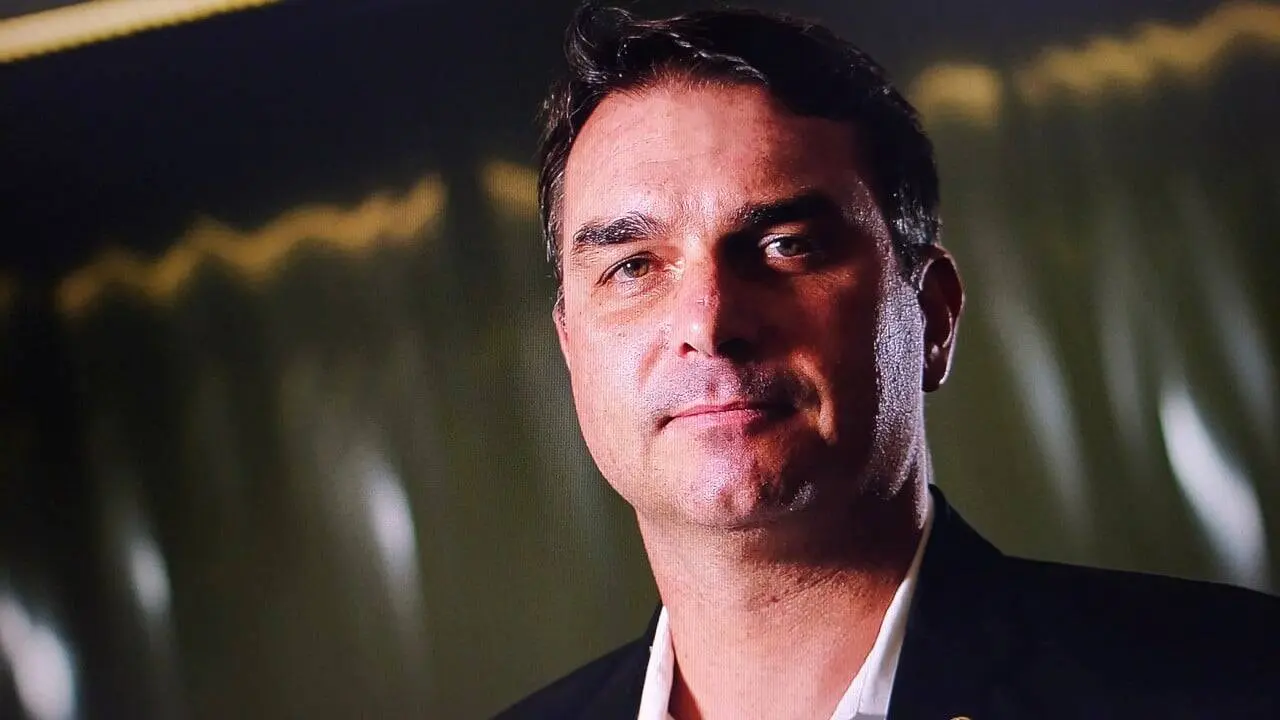 Le réal brésilien chute de 2,3% après le soutien de Bolsonaro à Flávio aux élections de 2026