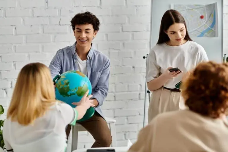 Jovens reunidos