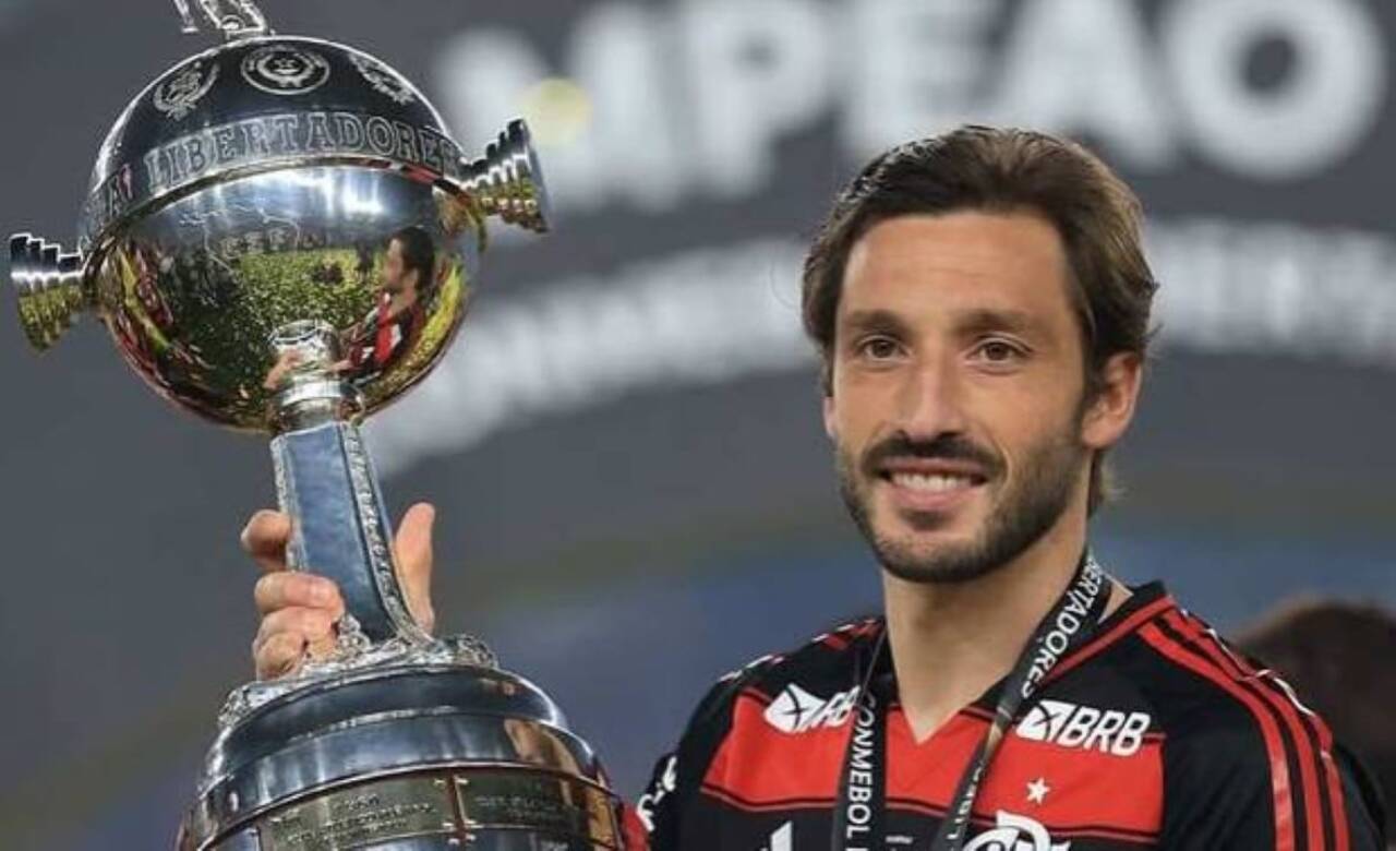 Bruno Pivetti detalha exclusão de Matias Viña do Flamengo na Intercontinental e no jogo contra Mirassol