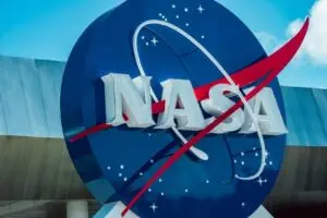 NASA, mürettebat astronotuyla ilgili tıbbi endişeler nedeniyle ISS’deki uzay yürüyüşünü Ocak 2026’ya erteledi