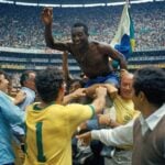 Pelé comemora o título da Copa do Mundo de 1970