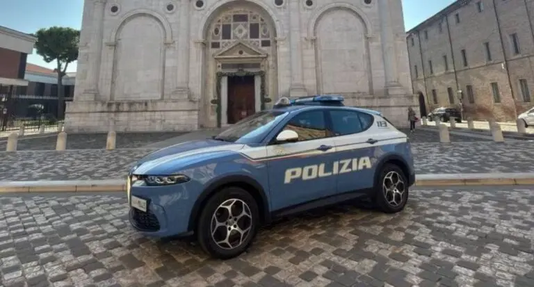 Policia Italiana