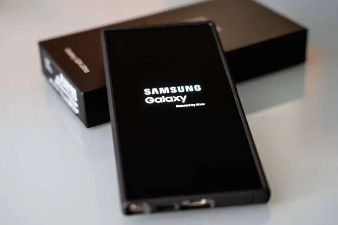 Galaxy S26 Plus dostal v nedávné době významné vylepšení díky větší obrazovce a magnetickému stojanu