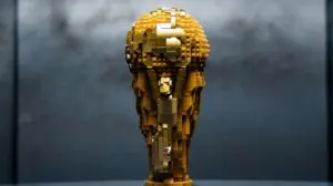 Lego выпускает минифигурки Месси и Криштиану Роналду с 3D-технологиями и интерактивным приложением