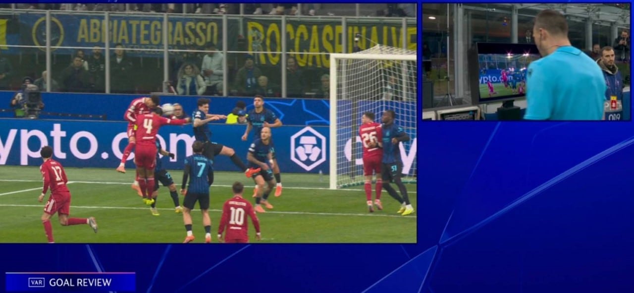 VAR anula gol de Konaté