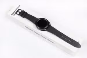 Pabrikan asal Korea Selatan menurunkan harga titanium Galaxy Watch Ultra sebesar 40% untuk mendominasi pasar perangkat wearable