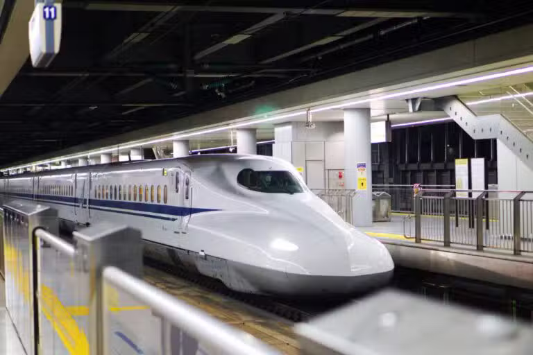 Trem-bala - RDNR/shutterstock.com