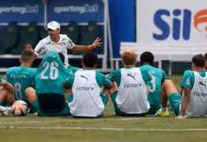 Abel Ferreira define escalação do Palmeiras com volta de zagueiro titular e mistério no ataque