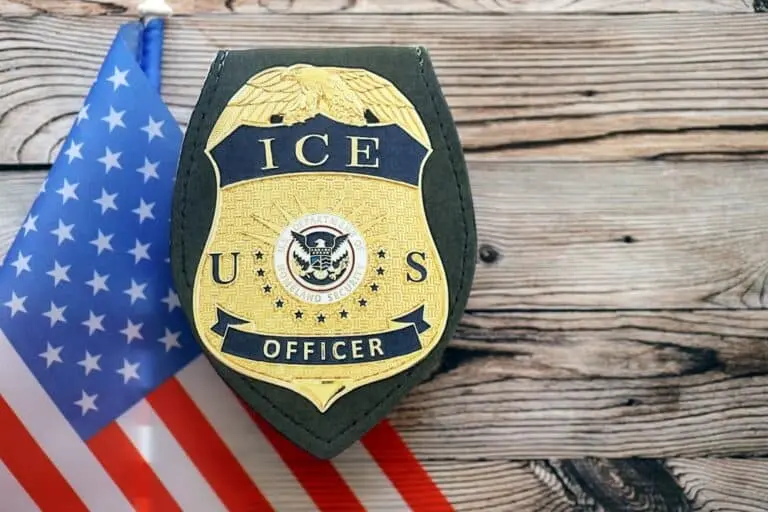Agentes do Serviço de Imigração e Alfândega dos Estados Unidos (Ice)
