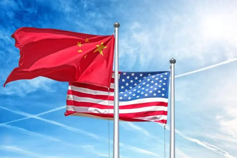 Bandeiras da China e EUA