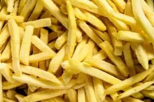 Vinagre surge como solução caseira para batatas fritas extremamente crocantes e saborosas
