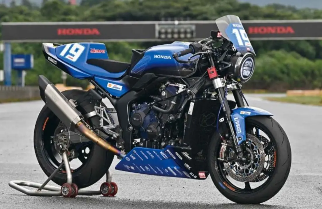 CB1000F