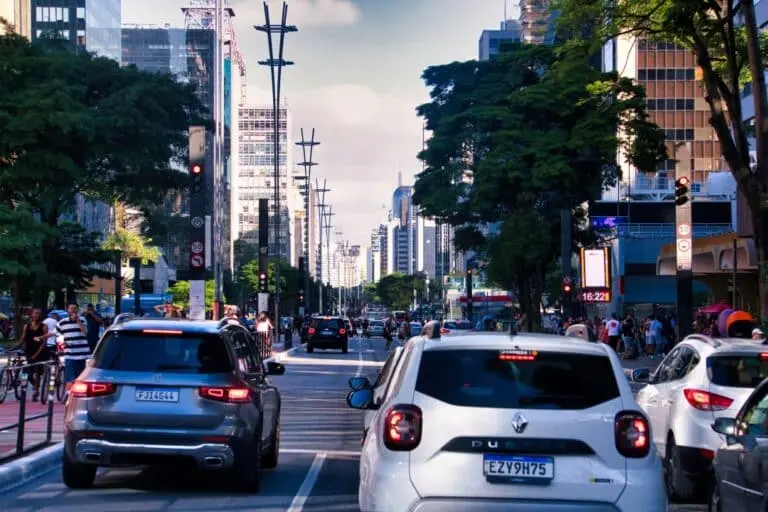 Carros, rodovia, São Paulo