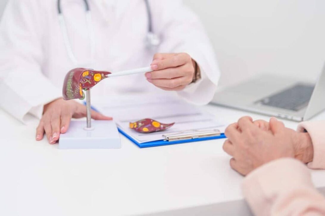 Doenças no fígado, médico, tratamento