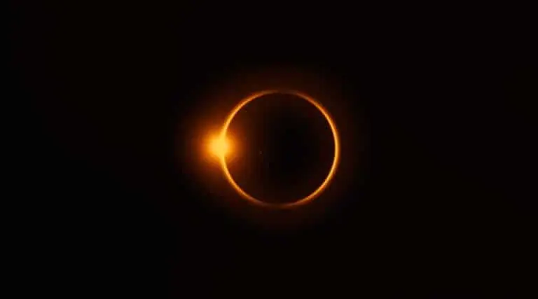 Eclipse solar total