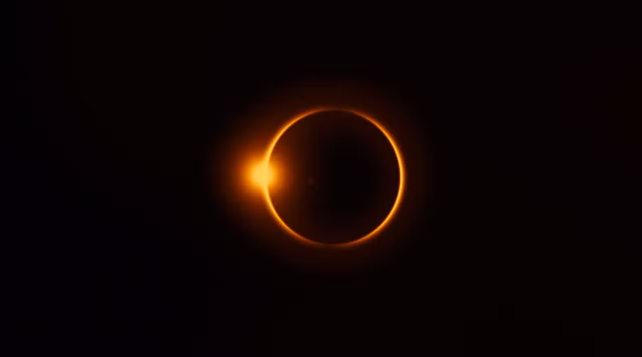 Eclipse solar total