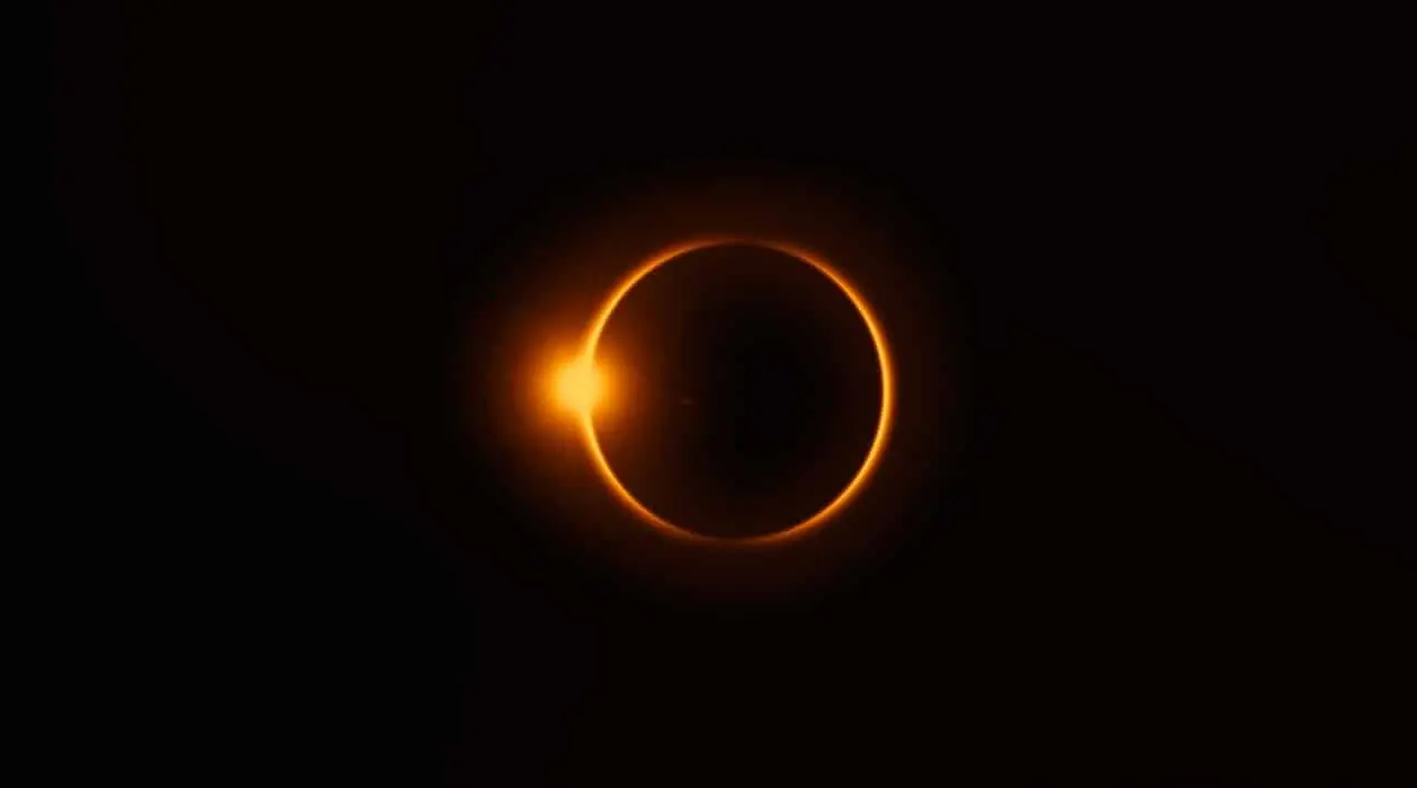 Eclipse solar total