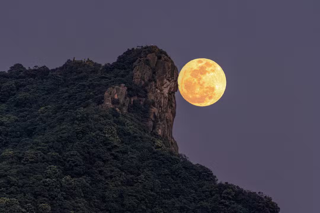 Lua cheia, Lua Ascensão Leão