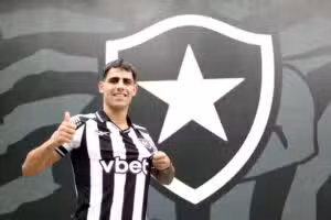 Sem jogar há quase um mês Villalba busca oportunidade no Botafogo pela Sul-Americana