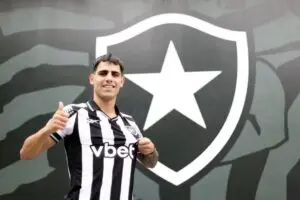 Botafogo sofre sexto transfer ban da Fifa por inadimplência na compra de Lucas Villalba