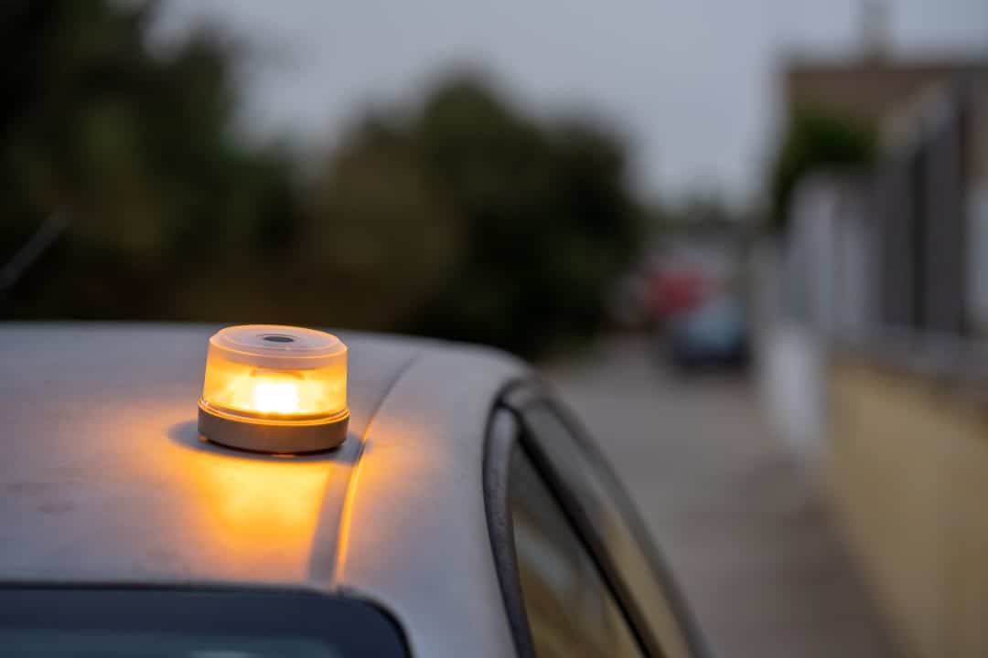 Luz de emergência v16 DGT