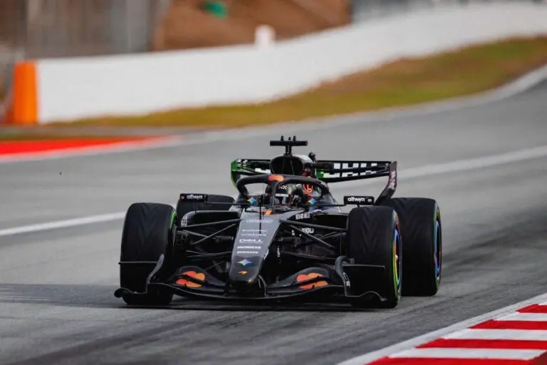 McLaren MCL40 F1