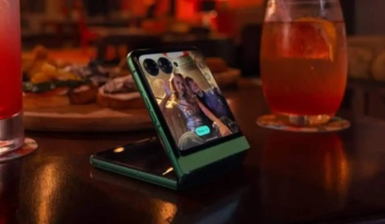 Motorola Razr 70