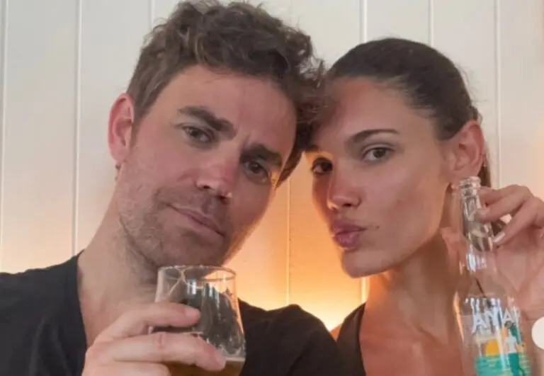 Paul Wesley e namorada