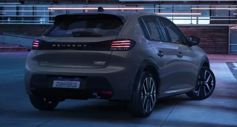 Peugeot 208 -