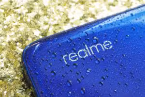 Η Realme παρουσιάζει smartphone με οθόνη 165Hz και μπαταρία 9.000 mAh