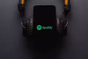 Serviciul de streaming Spotify este oprit și cu erori de acces pentru mii de utilizatori luni