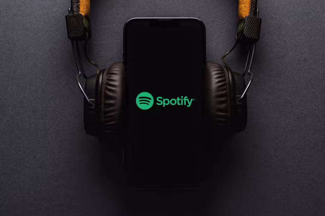 Spotify no telefone, fone